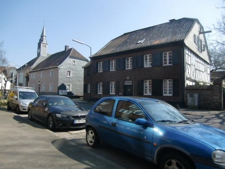 Urdenbach : Urdenbacher Dorfstraße